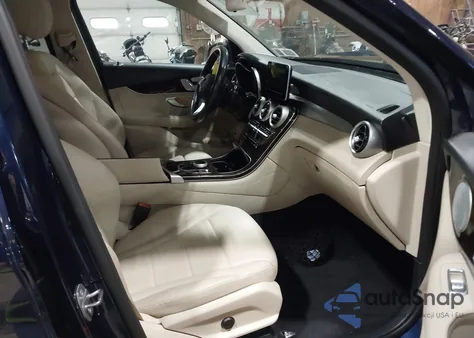 2017 Mercedes-Benz Glc 300 4Matic from USA, damaged, VIN WDC0G4KB1HF143284